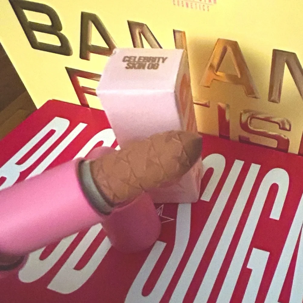 CELEBRITY SKIN OG Jeffree Star Velvet Trap